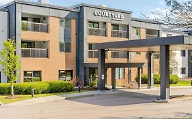 Courtyard by Marriott Burlington Williston